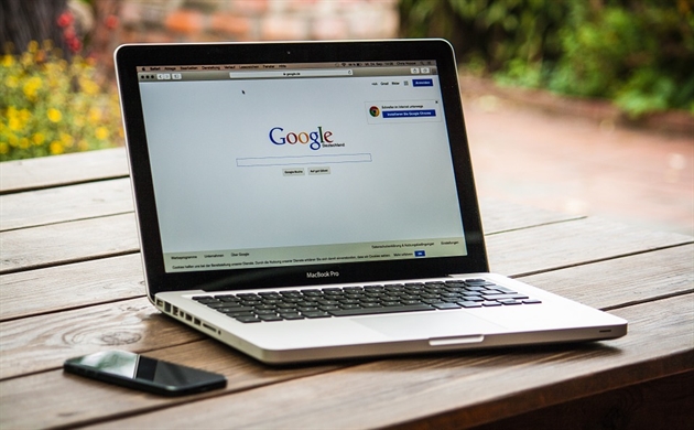 Google Adwords ditches right-side ads in search results 